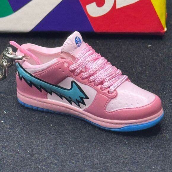 Kids Pink Keychain Shoe - Picture 4 of 9